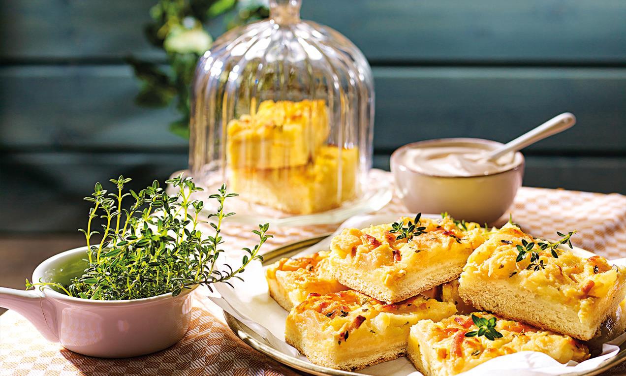 A Pikáns sajtos-gyümölcsös pite különleges ízharmóniával kényezteti vendégeinket.