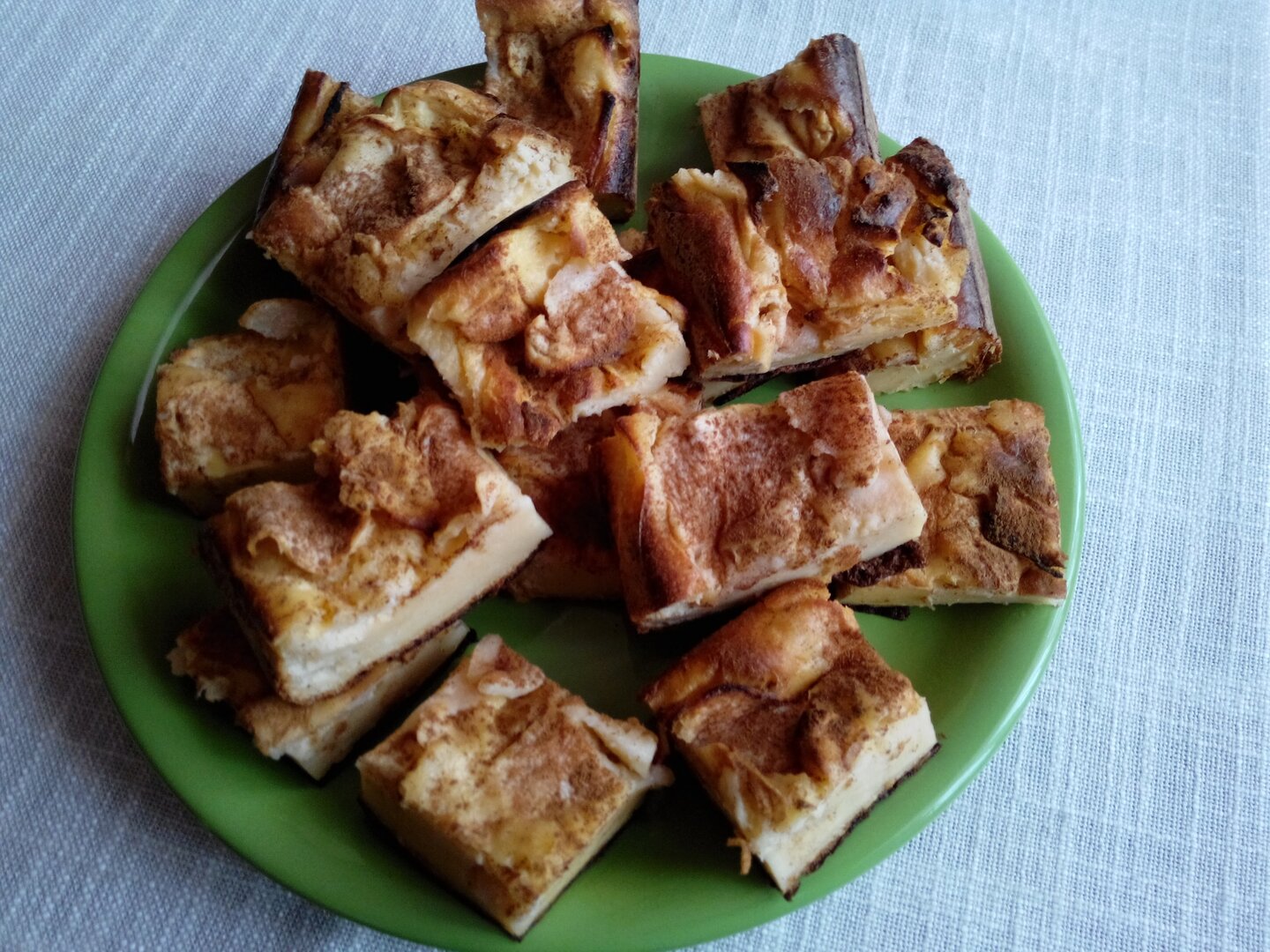 Almás, grízes pite