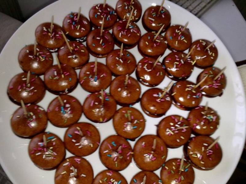 Meggylekváros piskóta falatok