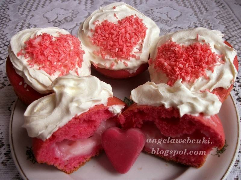 Valentin napi rózsaszín muffinok