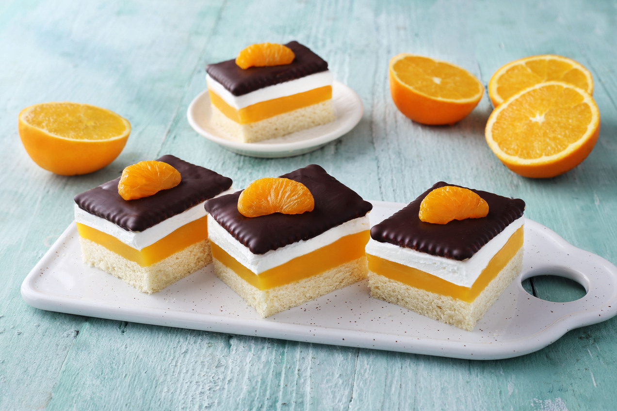A Jaffa szelet dekoratív sütemény, melyhez narancsot és mandarint is használhatunk.