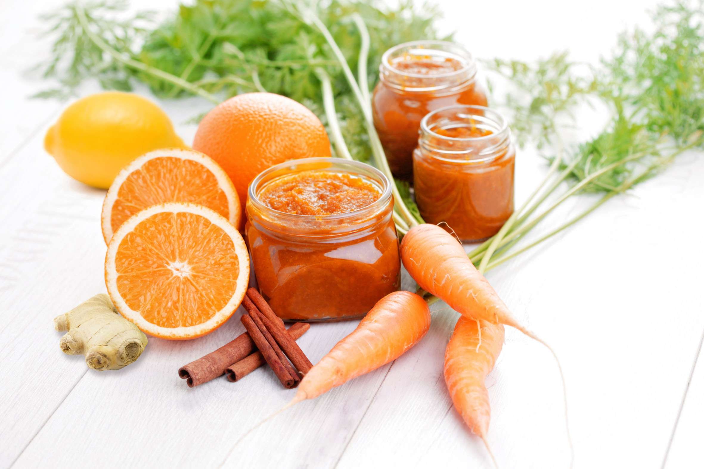 A Fűszeres narancslekvár sárgarépával gazdagított vitaminokban és rostokban dús gyümölcsös finomság.
