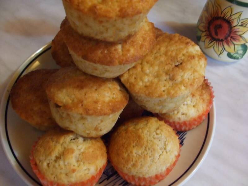 Túrós muffin rumos mazsolával