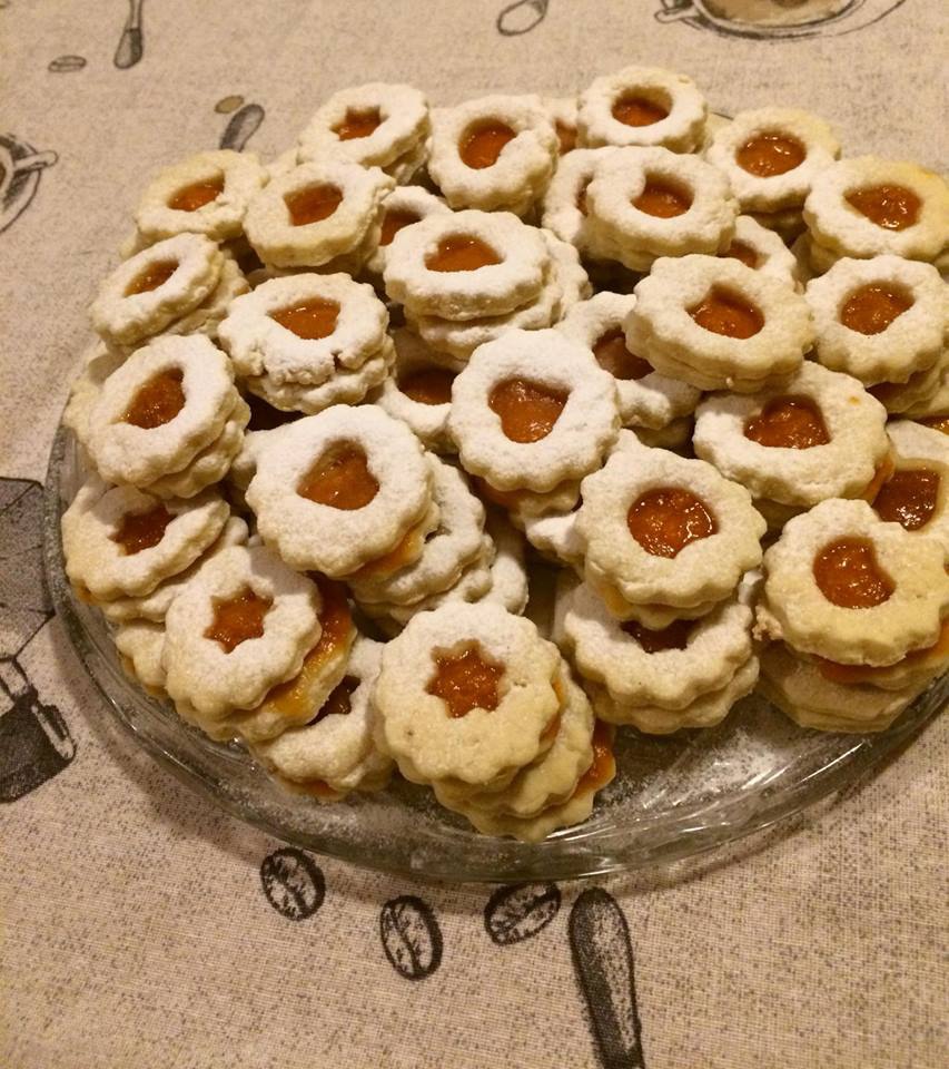 Karácsonyi hangulatot megidéző linzer