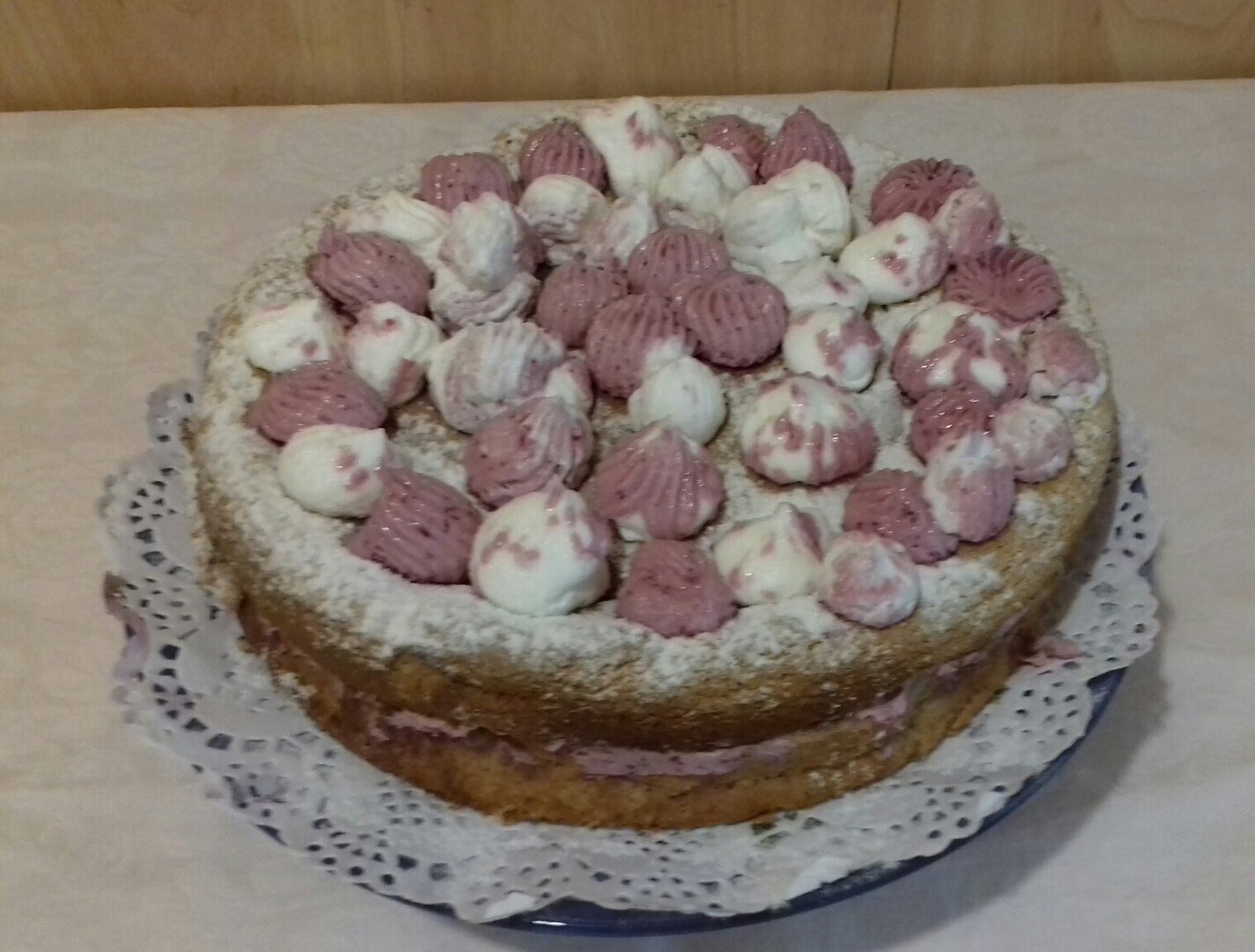 Fekete áfonyás mascarone krémes torta 
