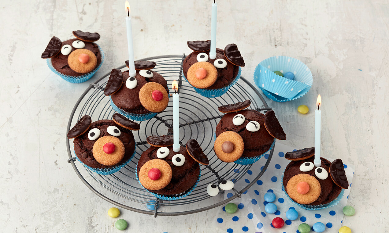 A Muffinkutya ünnepi jellegű édes sütemény, mellyel a gyerekeknek kedveskedhetünk.