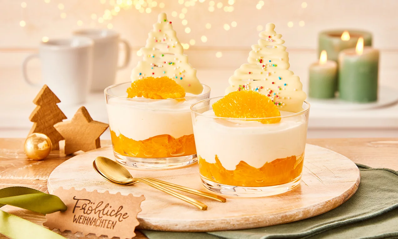 A Vaníliás krém marinált naranccsal alkoholtartalmú, ünnepi jellegű, pudingos pohárkrém desszert jeles alkalmakra.