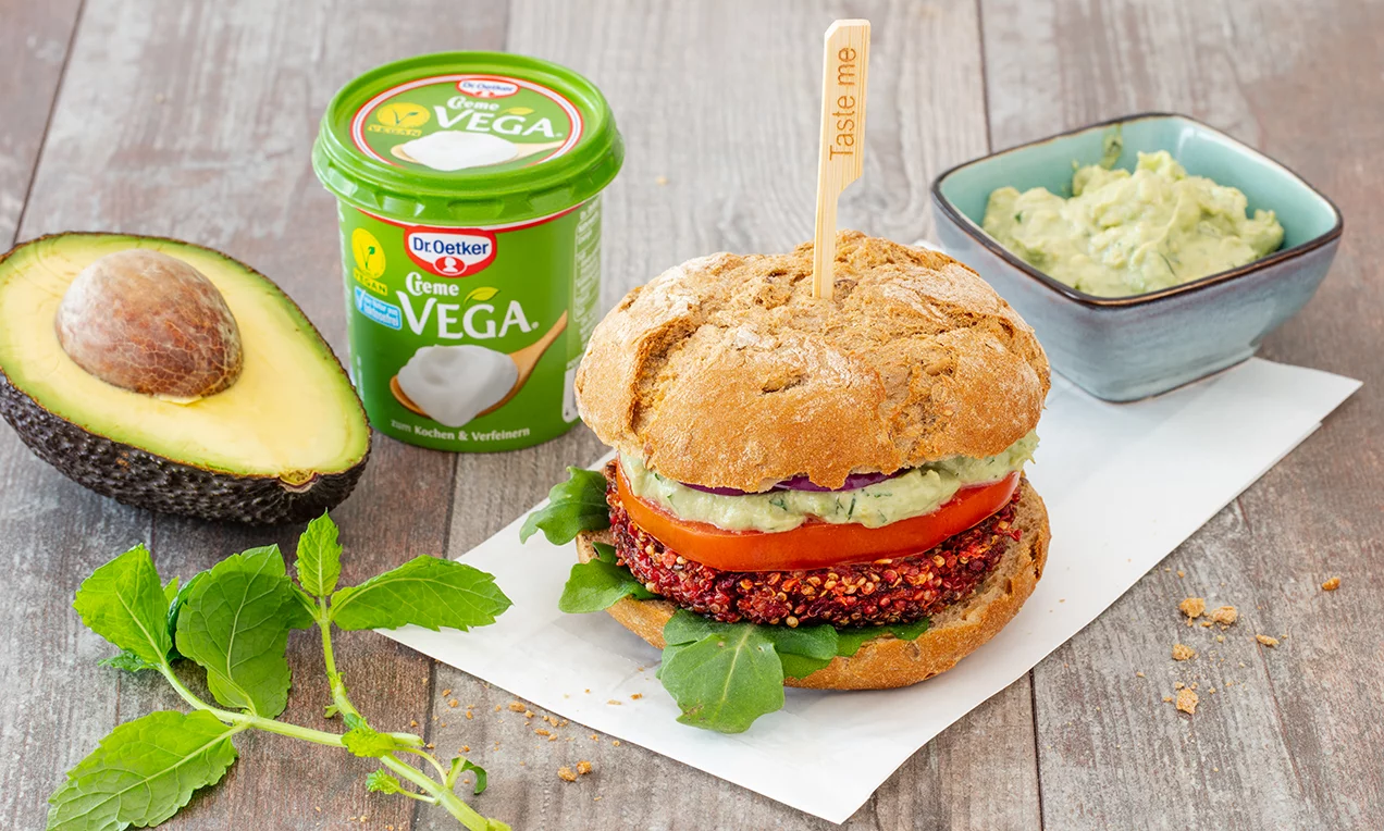 A Céklás hamburger alternatív hozzávalókból készített ebéd alternatíva vegánok és vegetariánusok számára.