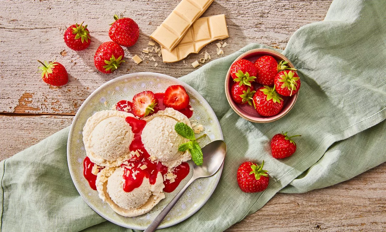 A Vegán vaníliafagylalt mindenmentes alternatívája a hagyományos fagylaltféléknek.