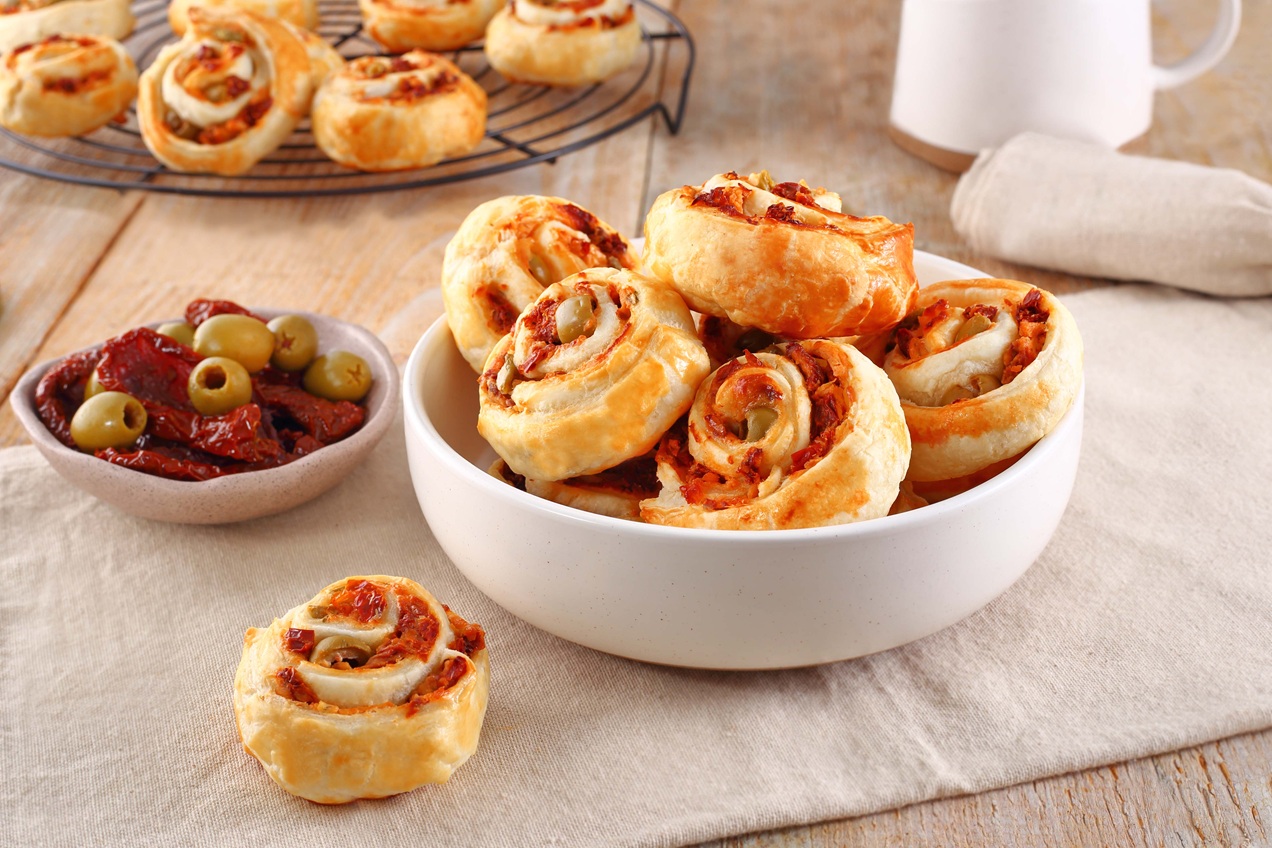 Aszalt paradicsomos-olívás csigák Airfryerben