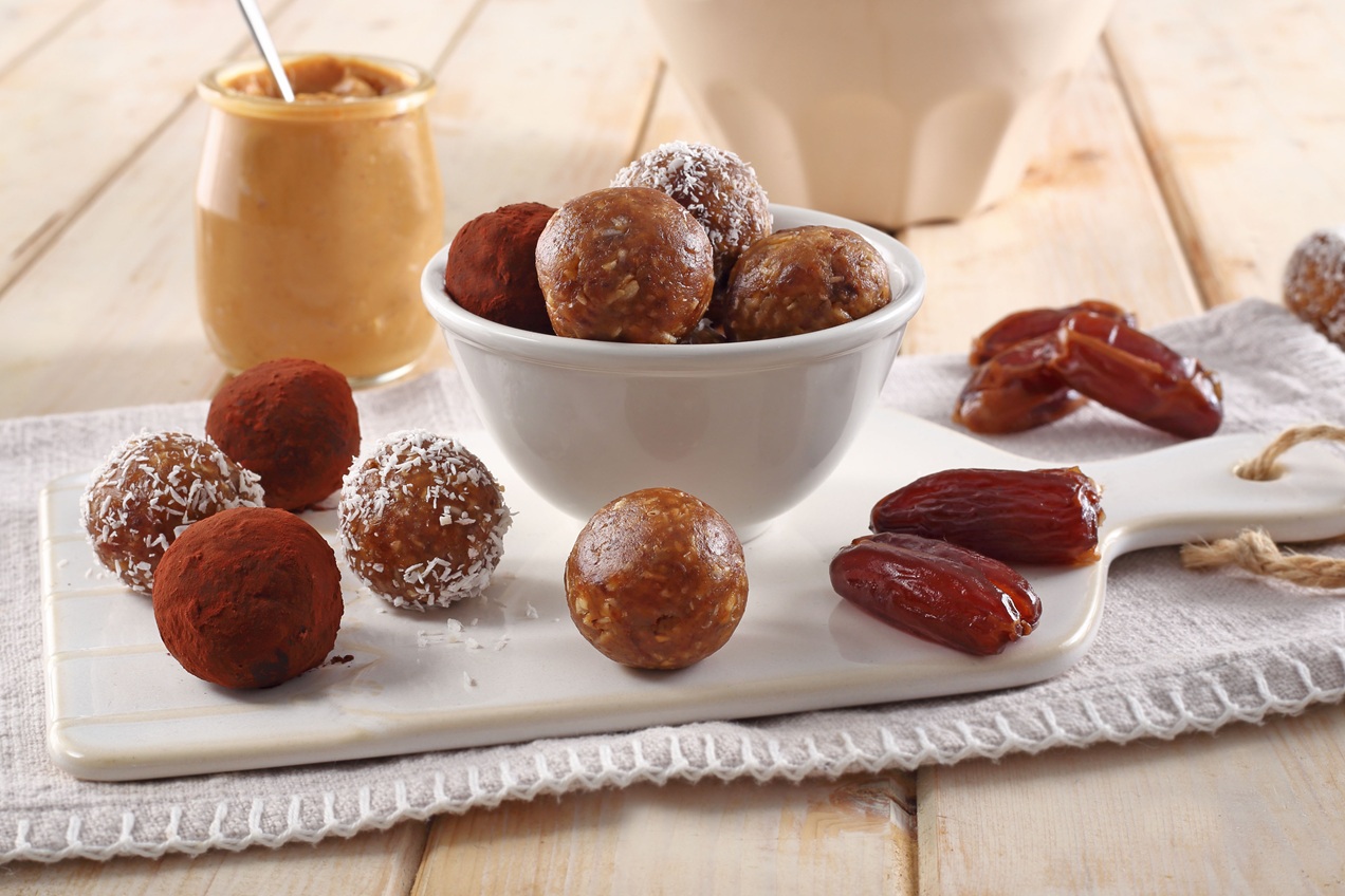 Mogyoróvajas datolyagolyók