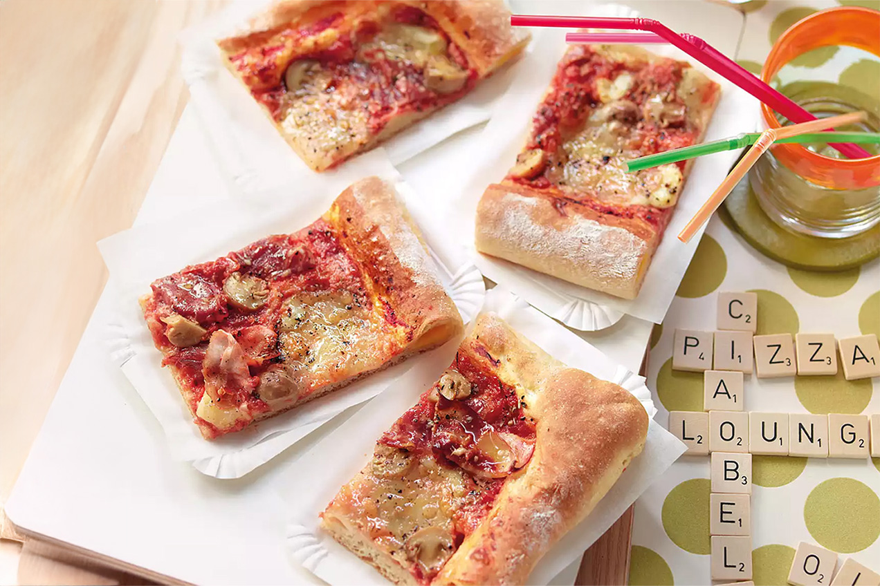 Pizza sajtos szegéllyel