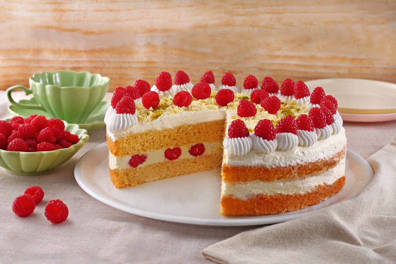 Málnás-tejszínes torta