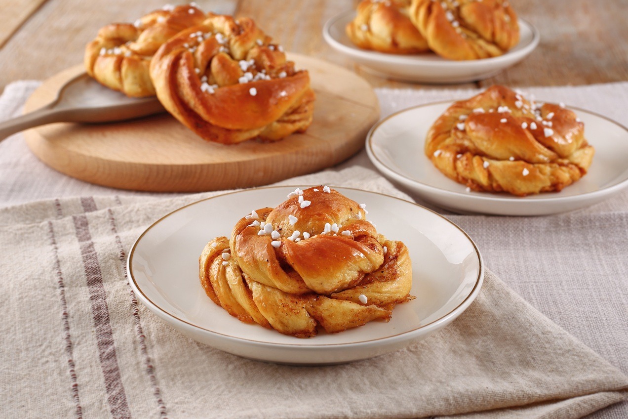 Fahéjas-kardamomos tekercs