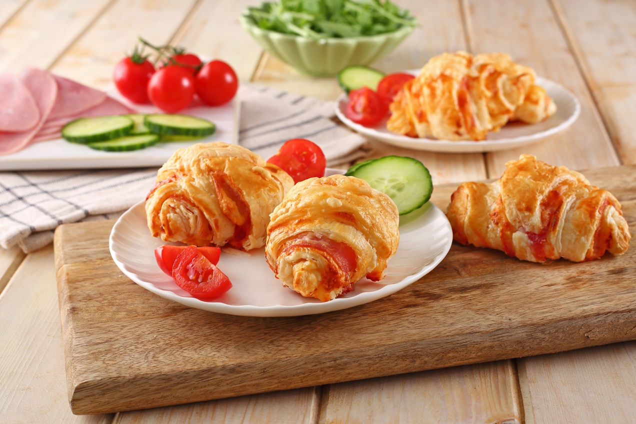 Expressz sonkás-sajtos croissant Airfryerben