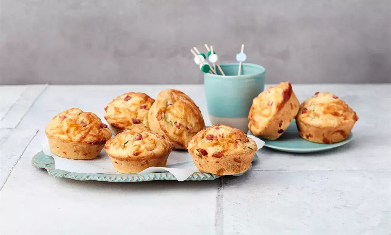 Sajtos- sonkás muffin