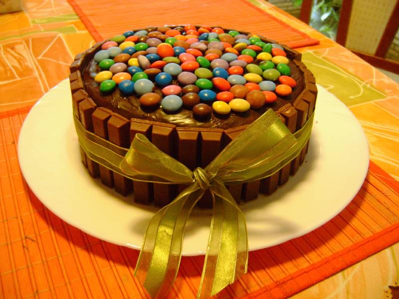 Smarties-Kit Kat Torta (Erdőmester torta)