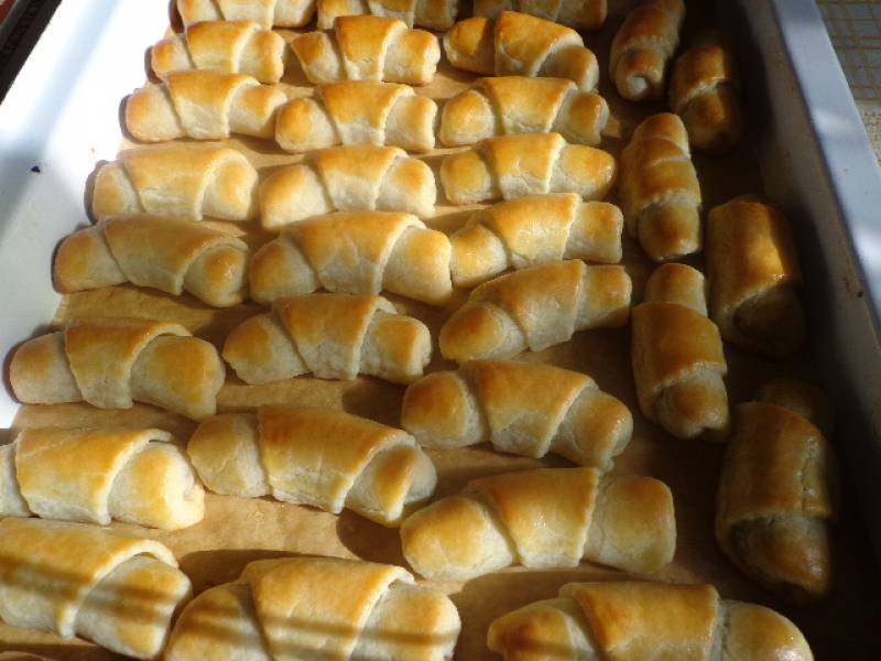 Mascarponés diós kifli gyümölcscukorral