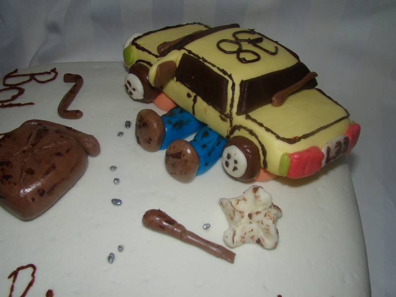 Torta autószerelős