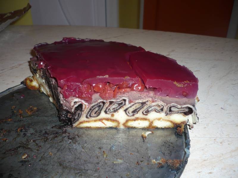 Kakaós-meggyes palacsinta torta