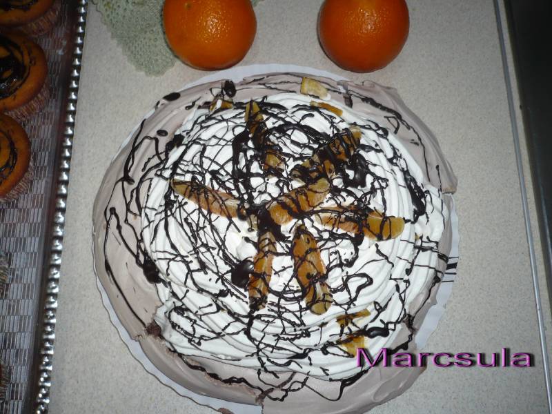 Narancsos csokis Pavlova torta