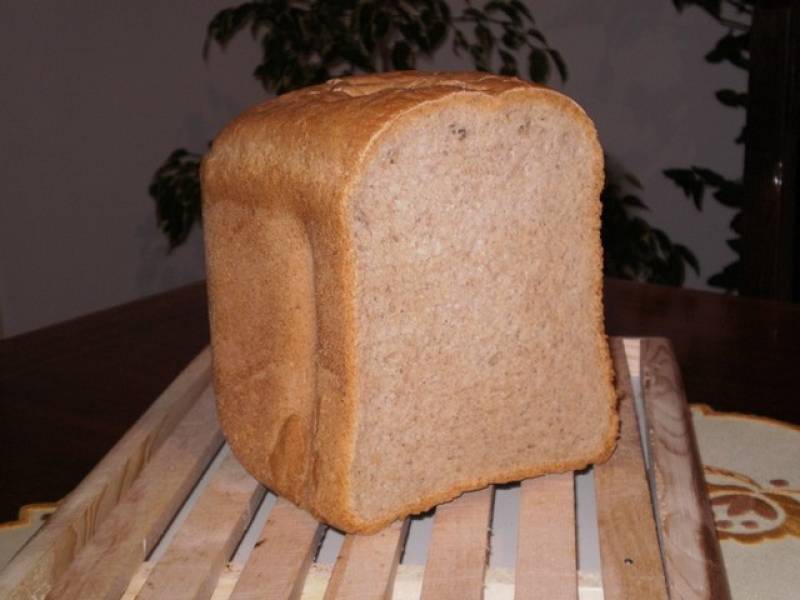 Barna kenyér (gépben sütve)