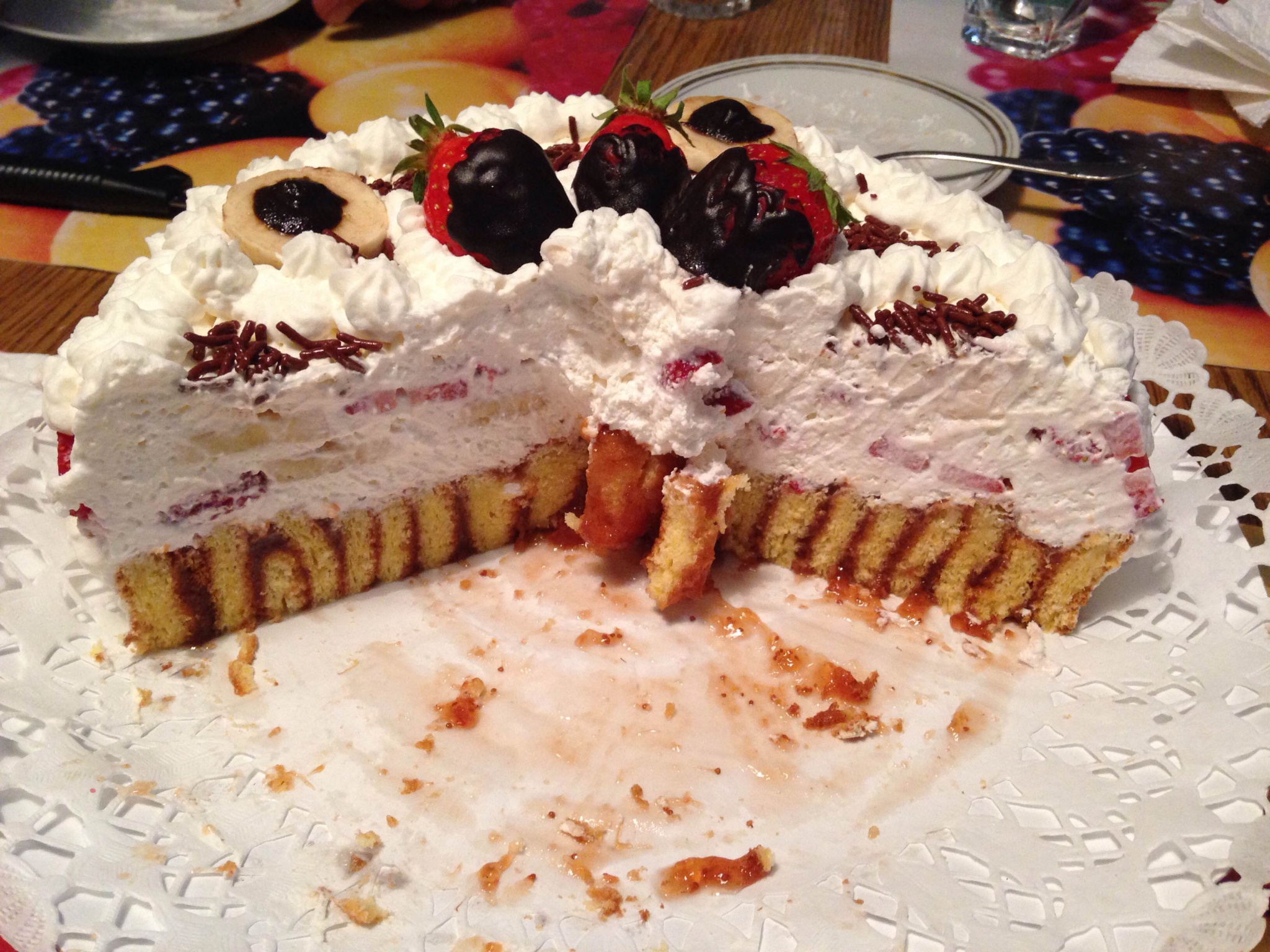 Epres, banános, tejszínes torta