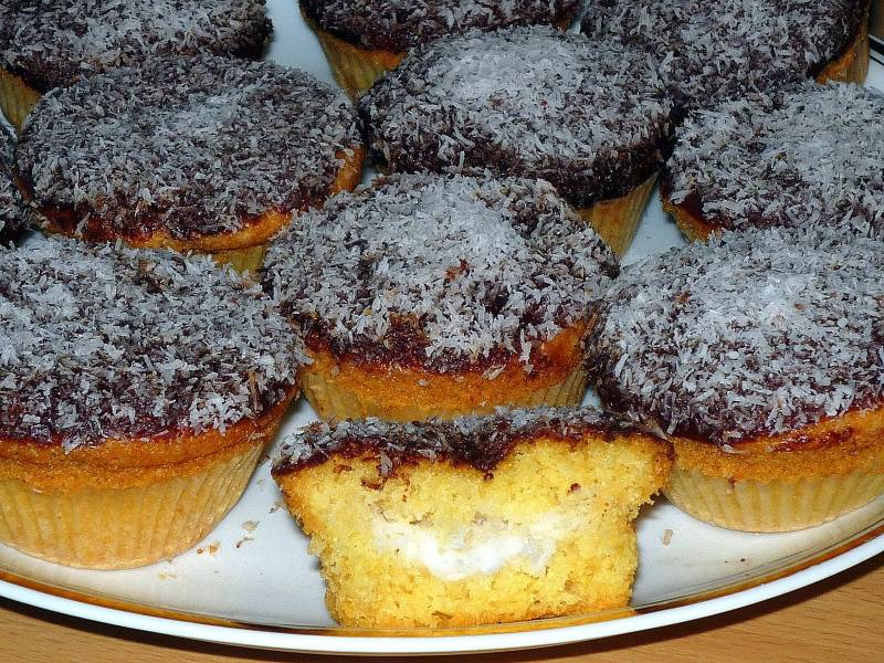 Kókuszos töltött muffin